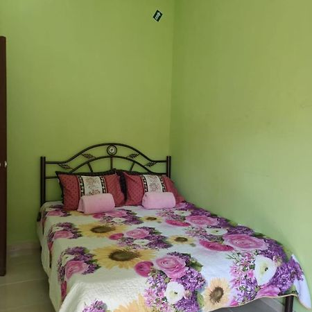 Yasmeen Homestay Kemaman Chukai Extérieur photo