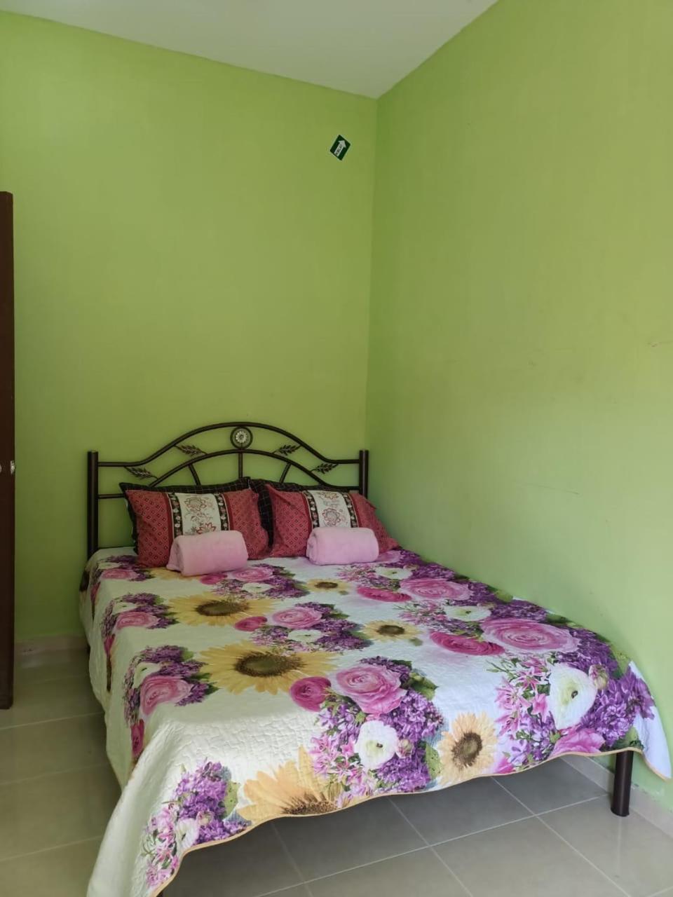 Yasmeen Homestay Kemaman Chukai Extérieur photo