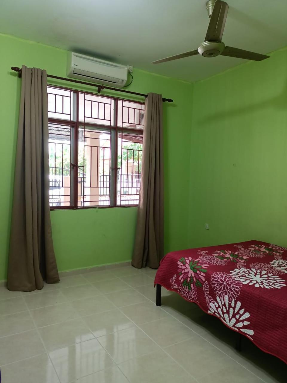 Yasmeen Homestay Kemaman Chukai Extérieur photo
